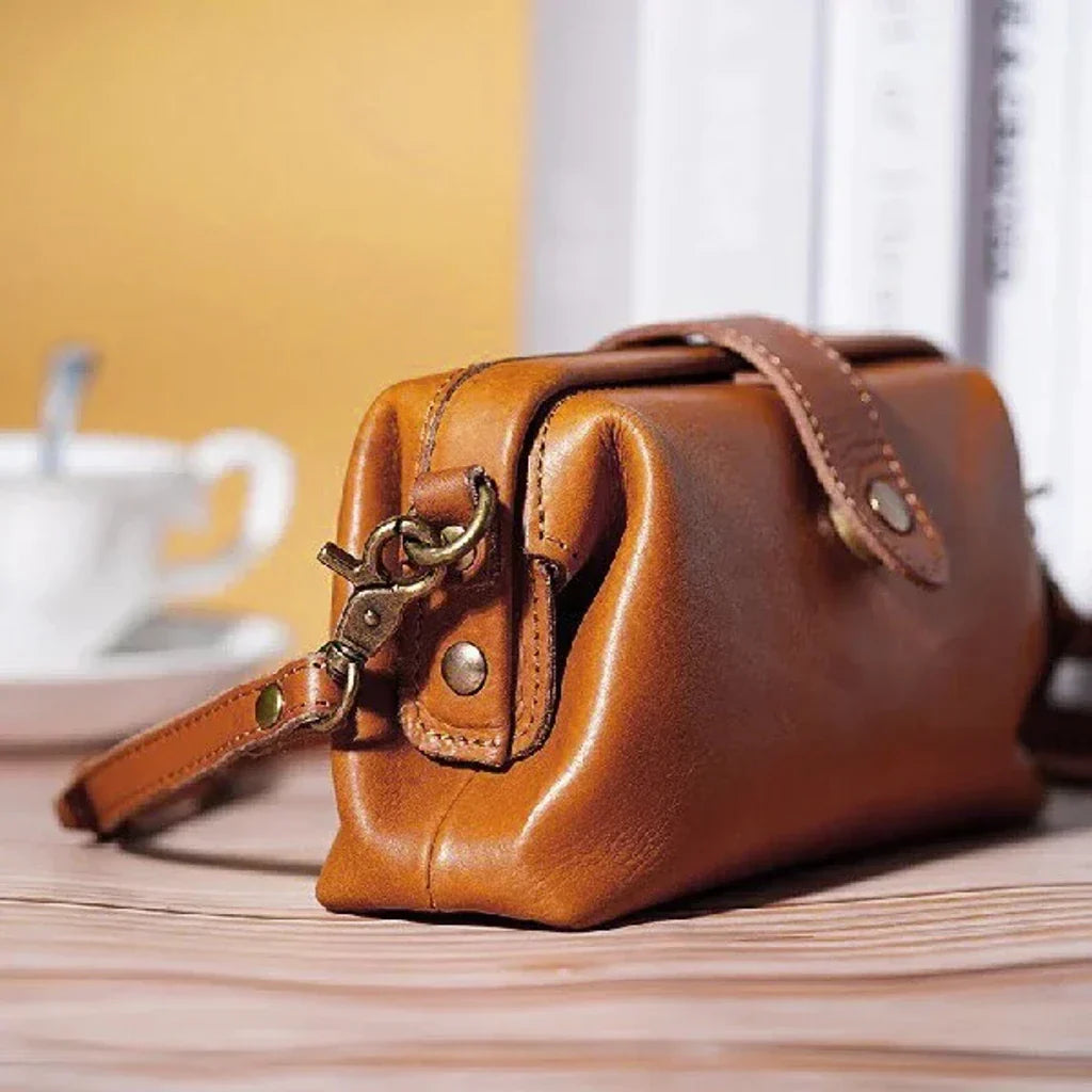 Alyssa™ - Retro Leather Handmade Bag