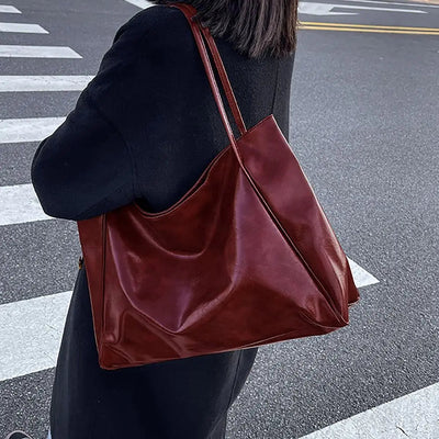 Savannah™ - Elegant Vegan Leather Shoulder Bag