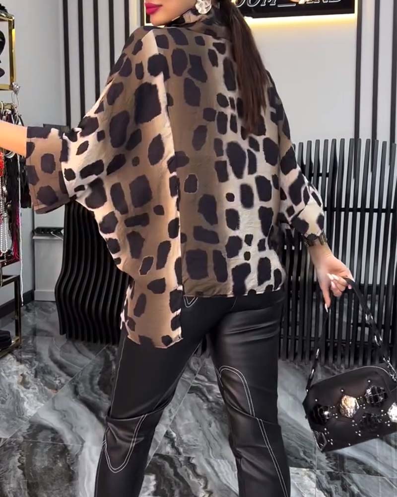 Amelia™ - Elegant Leopard Pattern Blouse